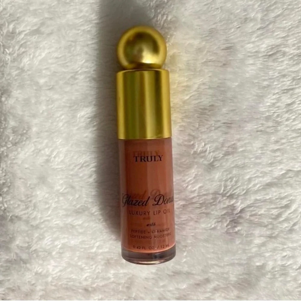 truly glazed donut lip oil